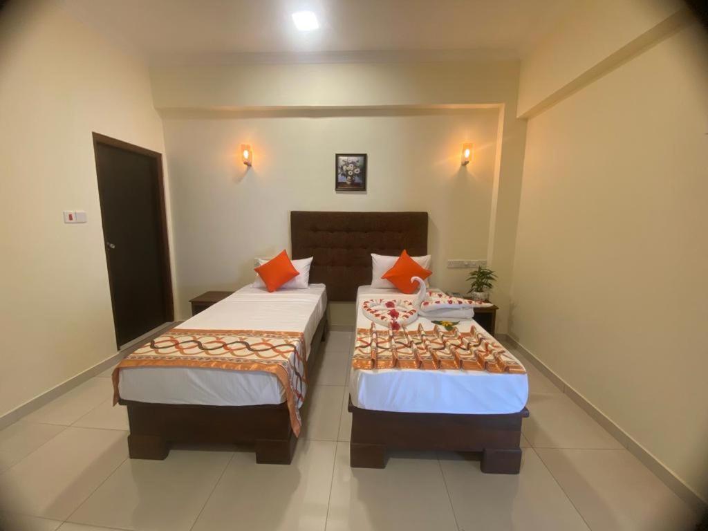 Hotel Northway Vavuniya Buitenkant foto