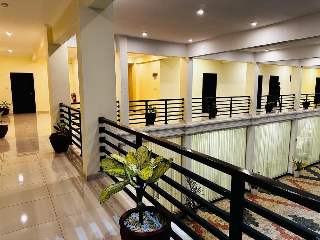 Hotel Northway Vavuniya Buitenkant foto