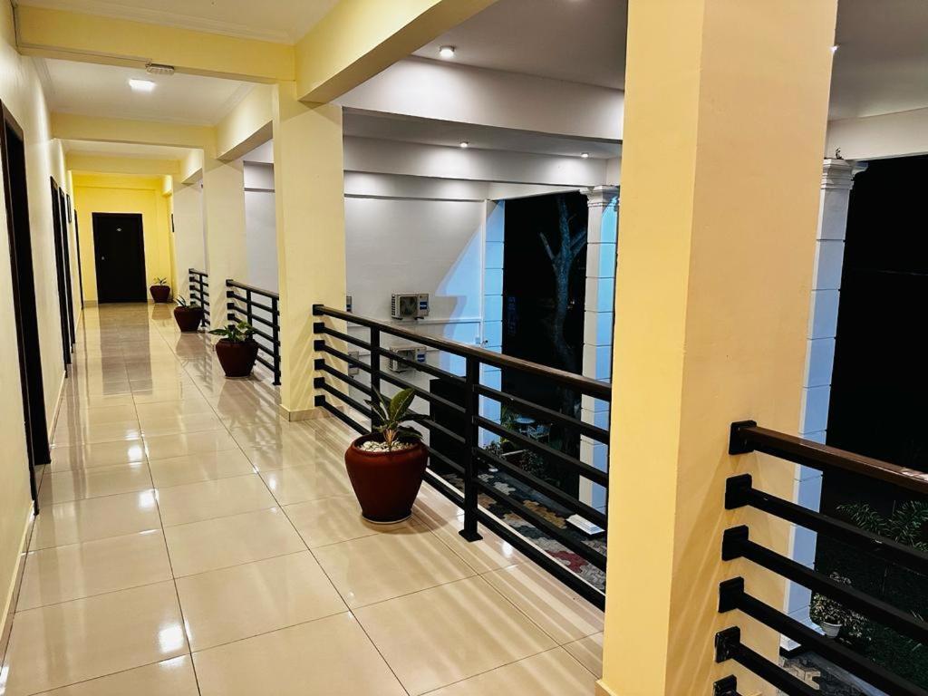 Hotel Northway Vavuniya Buitenkant foto