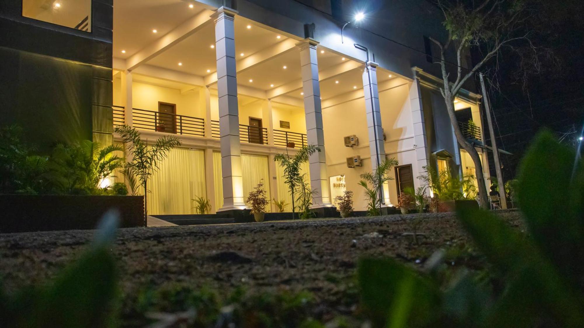 Hotel Northway Vavuniya Buitenkant foto