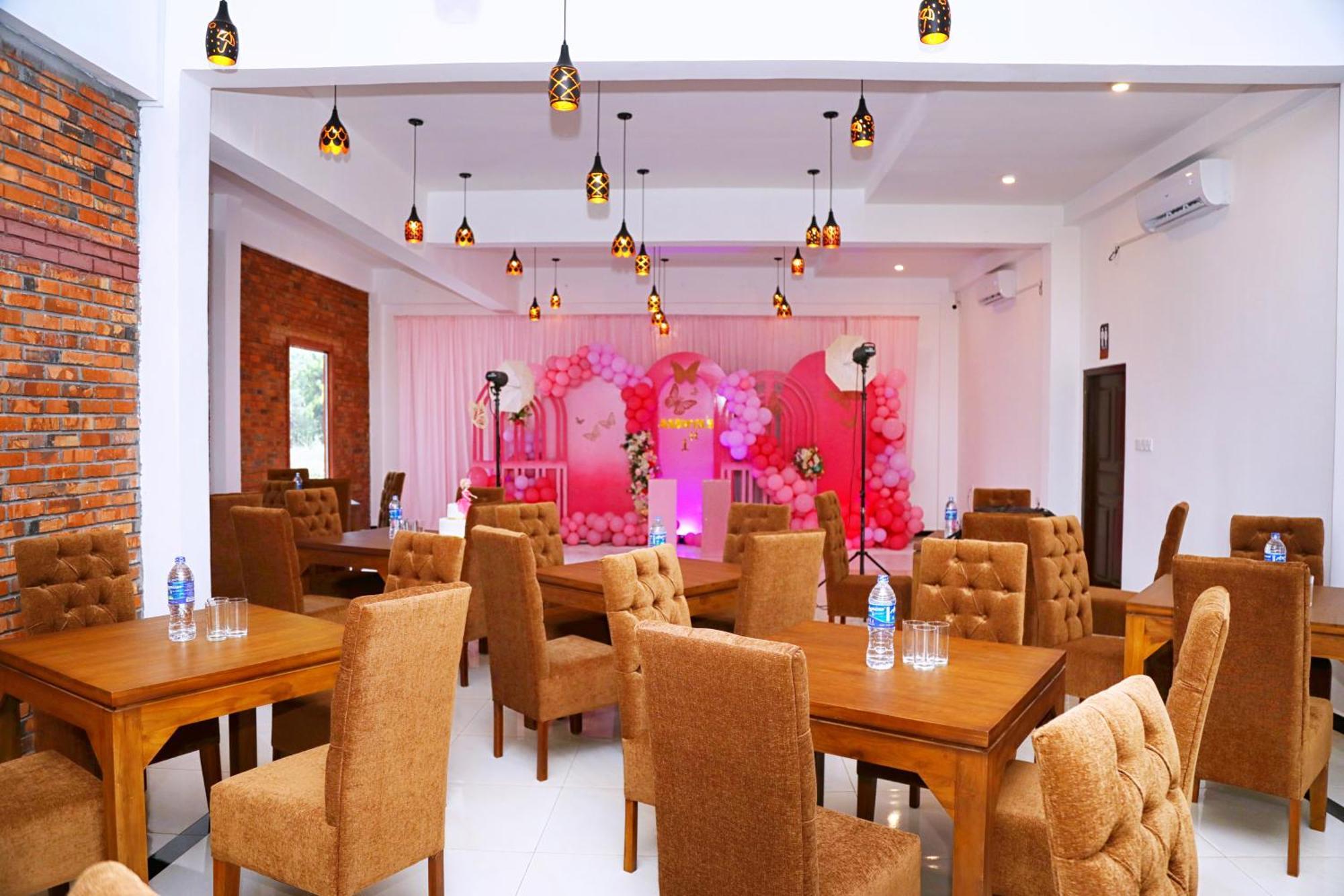 Hotel Northway Vavuniya Buitenkant foto
