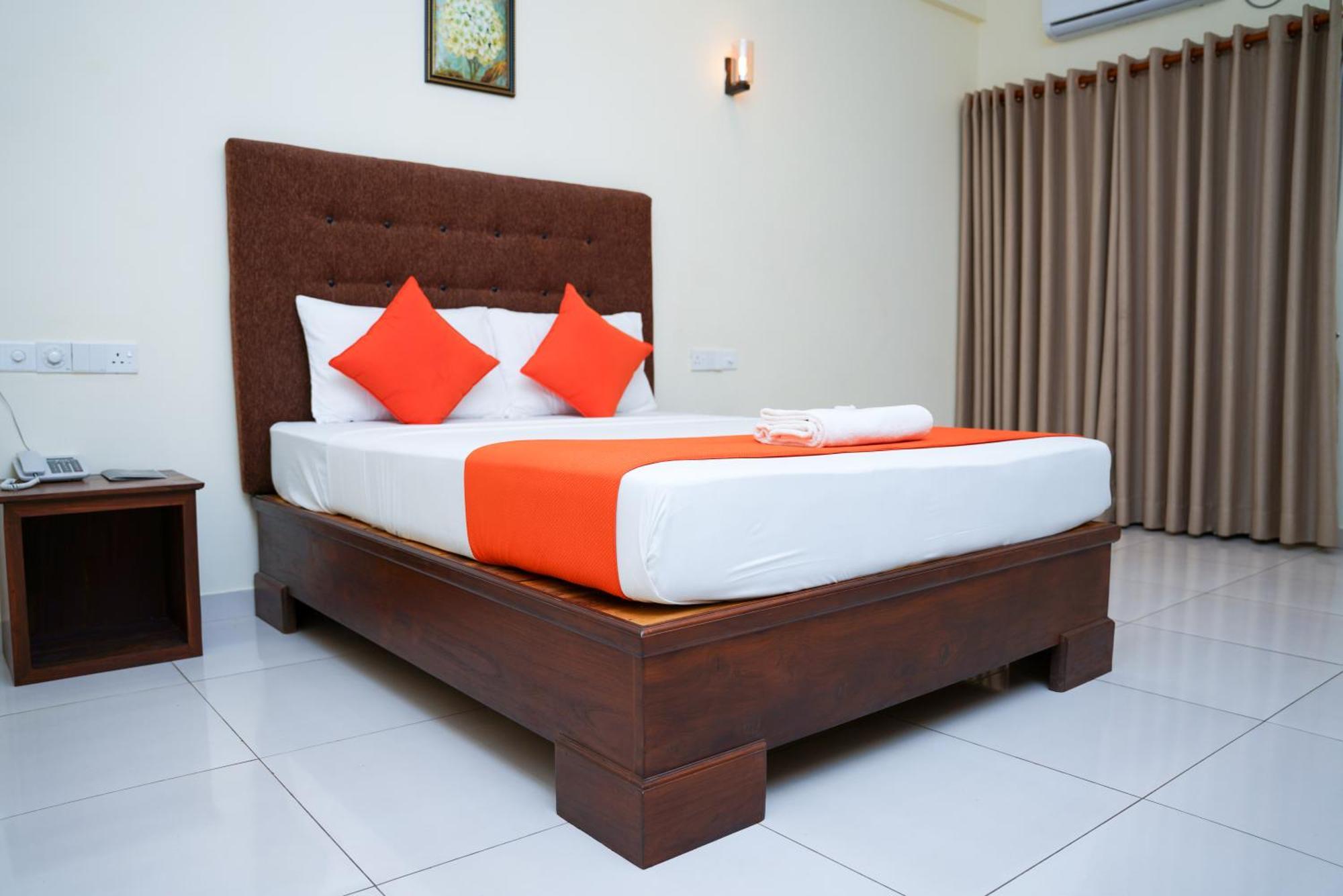 Hotel Northway Vavuniya Buitenkant foto